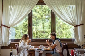 Free continental breakfast