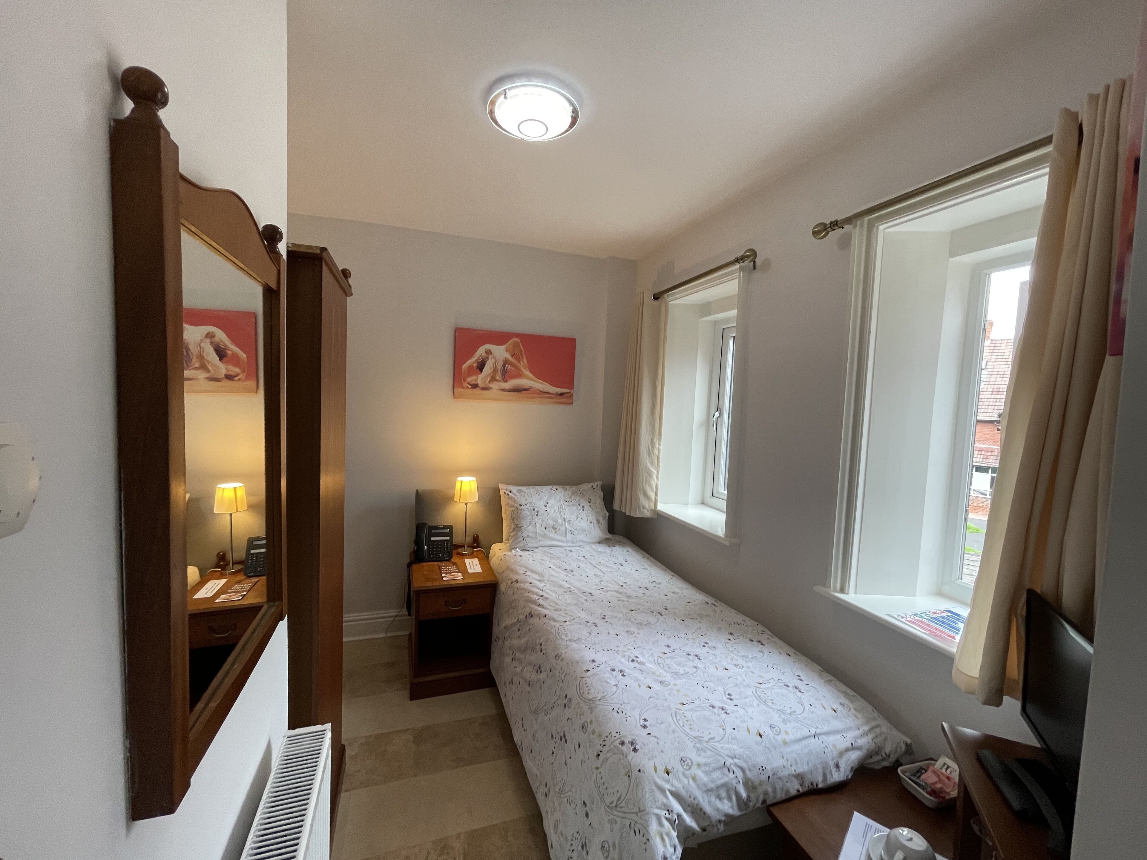 Quarto solteiro clássico, suíte