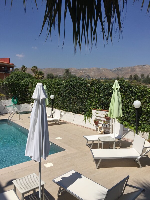 Sesongbasert utendørsbasseng