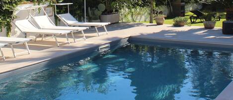 Seasonal outdoor pool