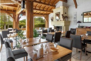 Desayuno a la carta diario (EUR 15.00 por persona)