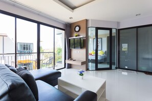 In-room safe, desk, blackout curtains, free WiFi