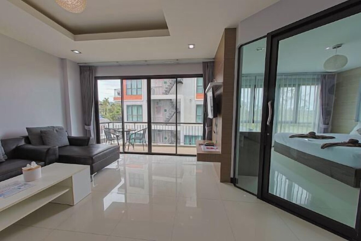 In-room safe, desk, blackout curtains, free WiFi