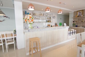 Interior entrance - 168 Studio Hotel Ubon Ratchathani (Ubon Ratchathani)