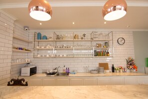 Interior entrance - 168 Studio Hotel Ubon Ratchathani (Ubon Ratchathani)