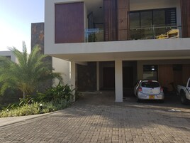 Fachada da propriedade