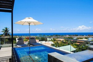 Cobertura família, 4 quartos, piscina particular, vista para o oceano | Vista para a água