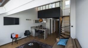 コンフォート デュープレックス 1 ベッドルーム | 高級寝具、ピロートップベッド、ミニバー、セーフティボックス (室内)