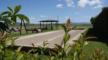 Children’s play area – outdoor
