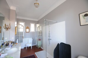 Villa | Bathroom