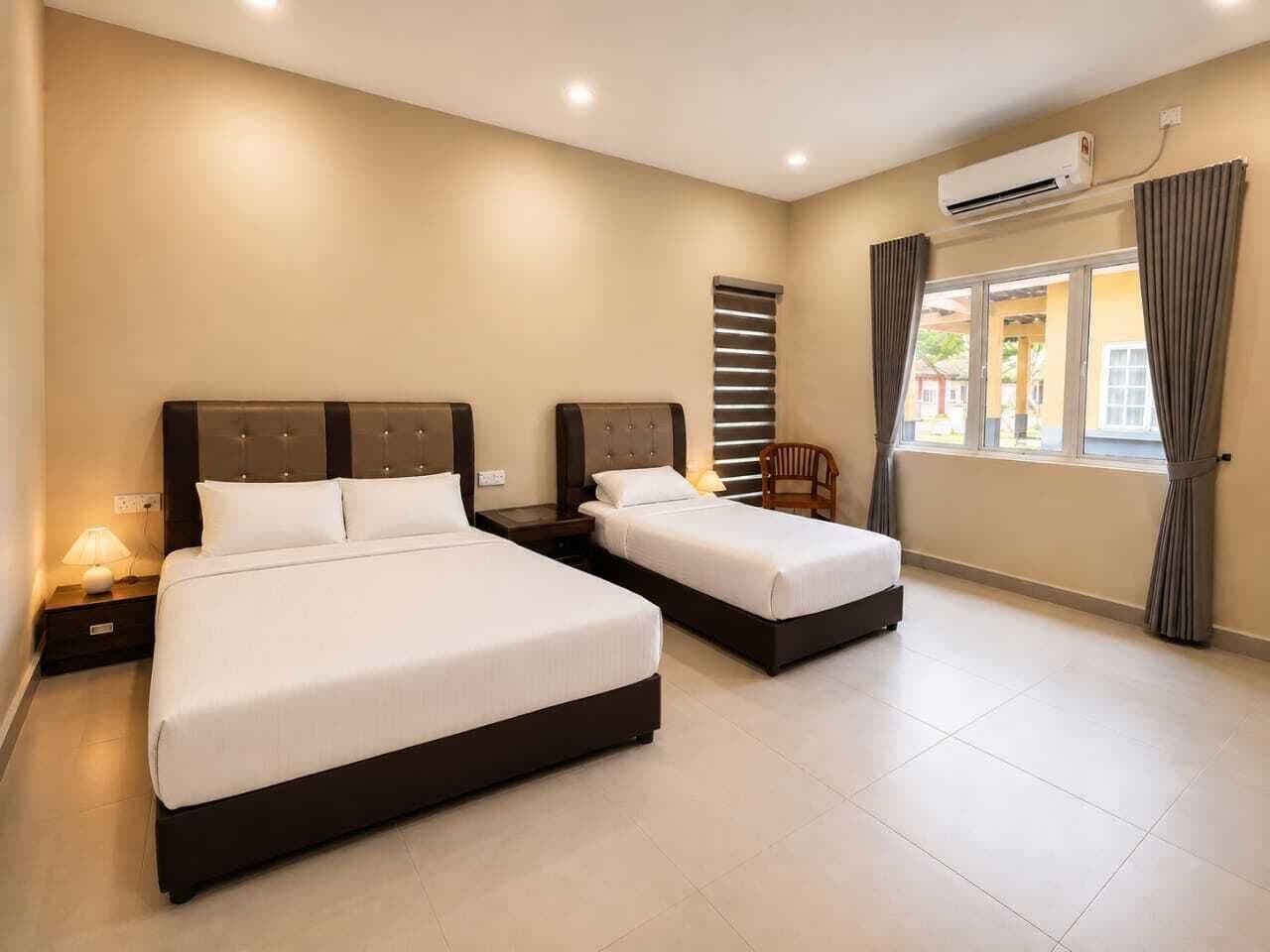 3 bedrooms, individually furnished, iron/ironing board, free WiFi