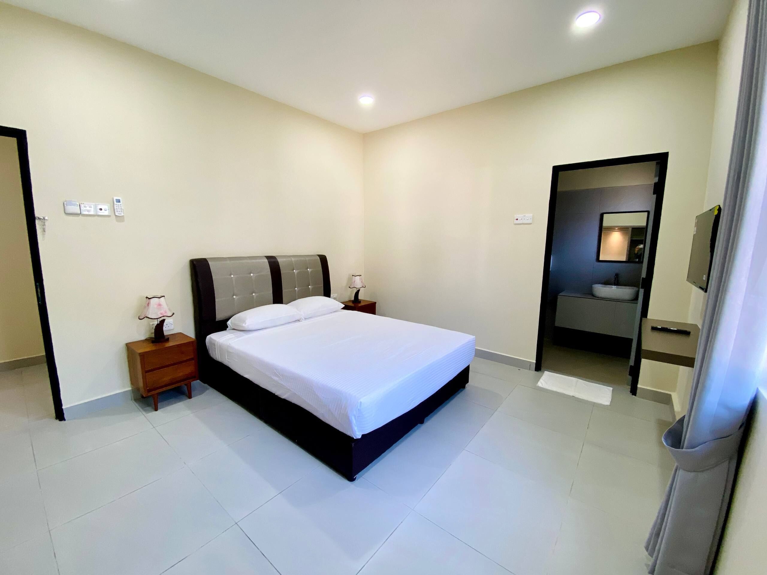 Superior-Zweibettzimmer | 3 Schlafzimmer, Schreibtisch, laptopgeeigneter Arbeitsplatz