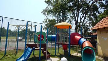 Children’s play area – outdoor