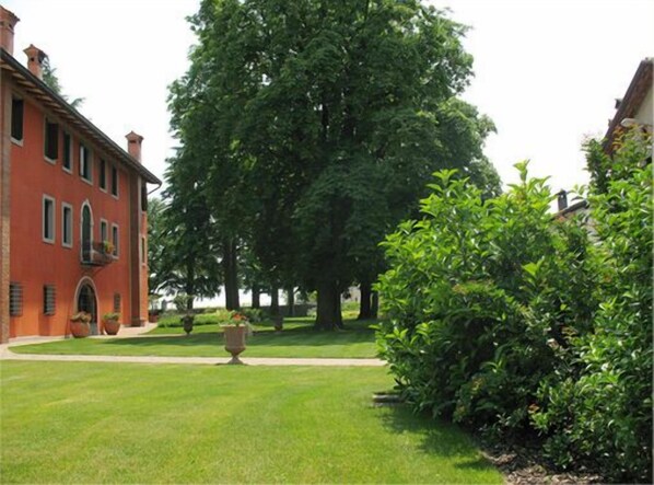 Garden - Villa Chiopris (Chiopris-Viscone)