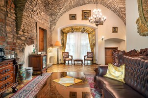 Junior Suite, 1 Bedroom | Living area | 100-cm flat-screen TV with cable channels, TV