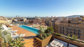 Indoor pool, seasonal outdoor pool, sun loungers