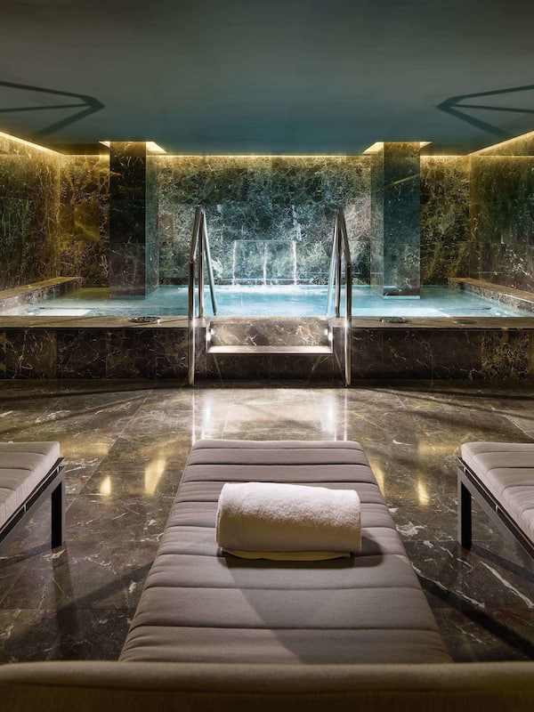 Sauna, hot tub, body treatments, hot stone massages