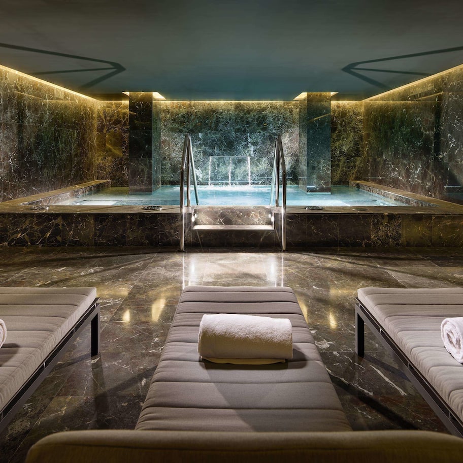 Sauna, hot tub, body treatments, hot stone massages