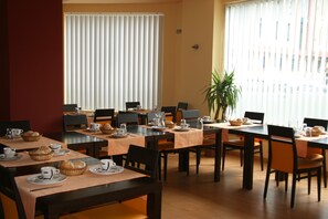 Breakfast, lunch, dinner served; Spanish cuisine  - Hotel 44 (Gijon)