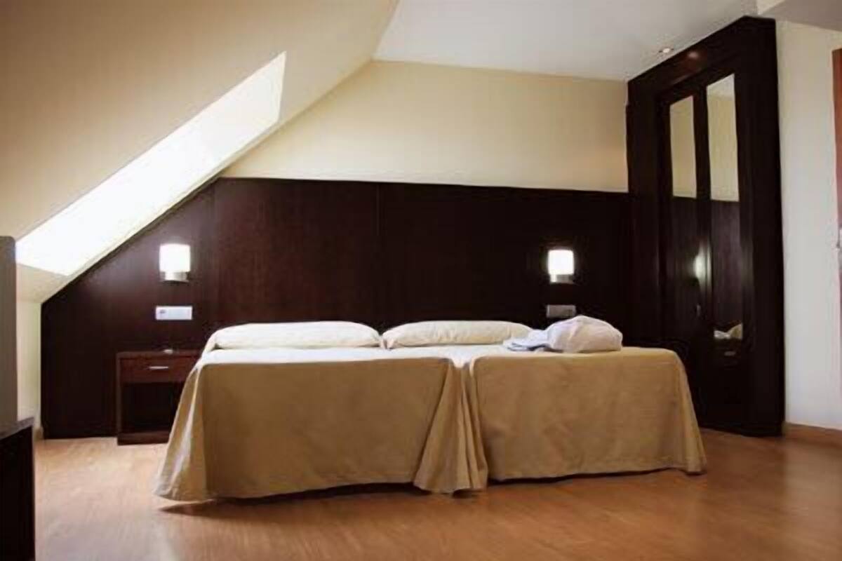 Superior Double Room | In-room safe, desk, blackout drapes, soundproofing