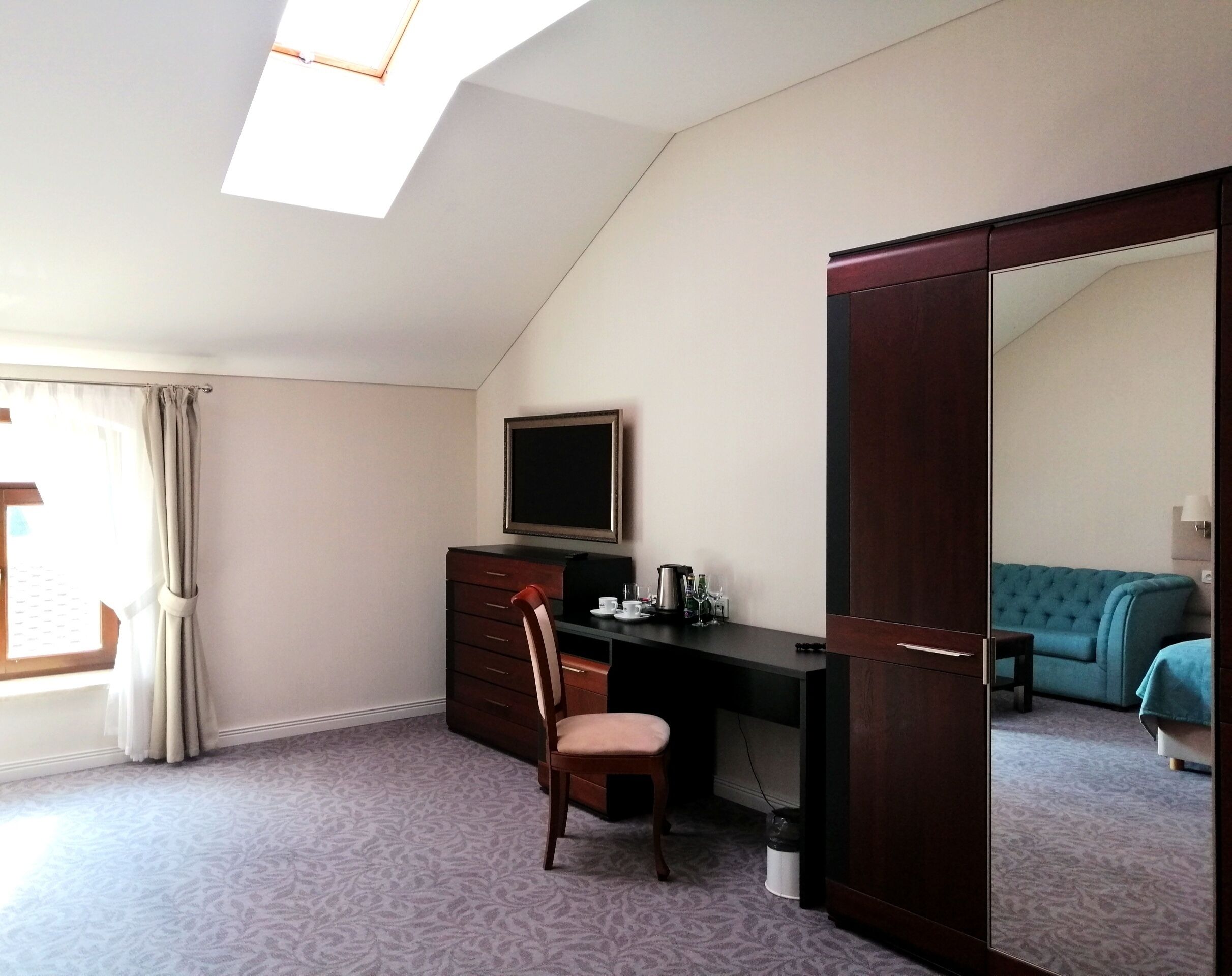 standard double or twin room | 1 bedroom, minibar, in-room safe, desk