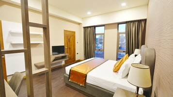 3 soverom, safe på rommet, individuelt innredet og skrivebord