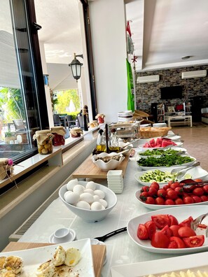 Desayuno buffet incluido todos los días