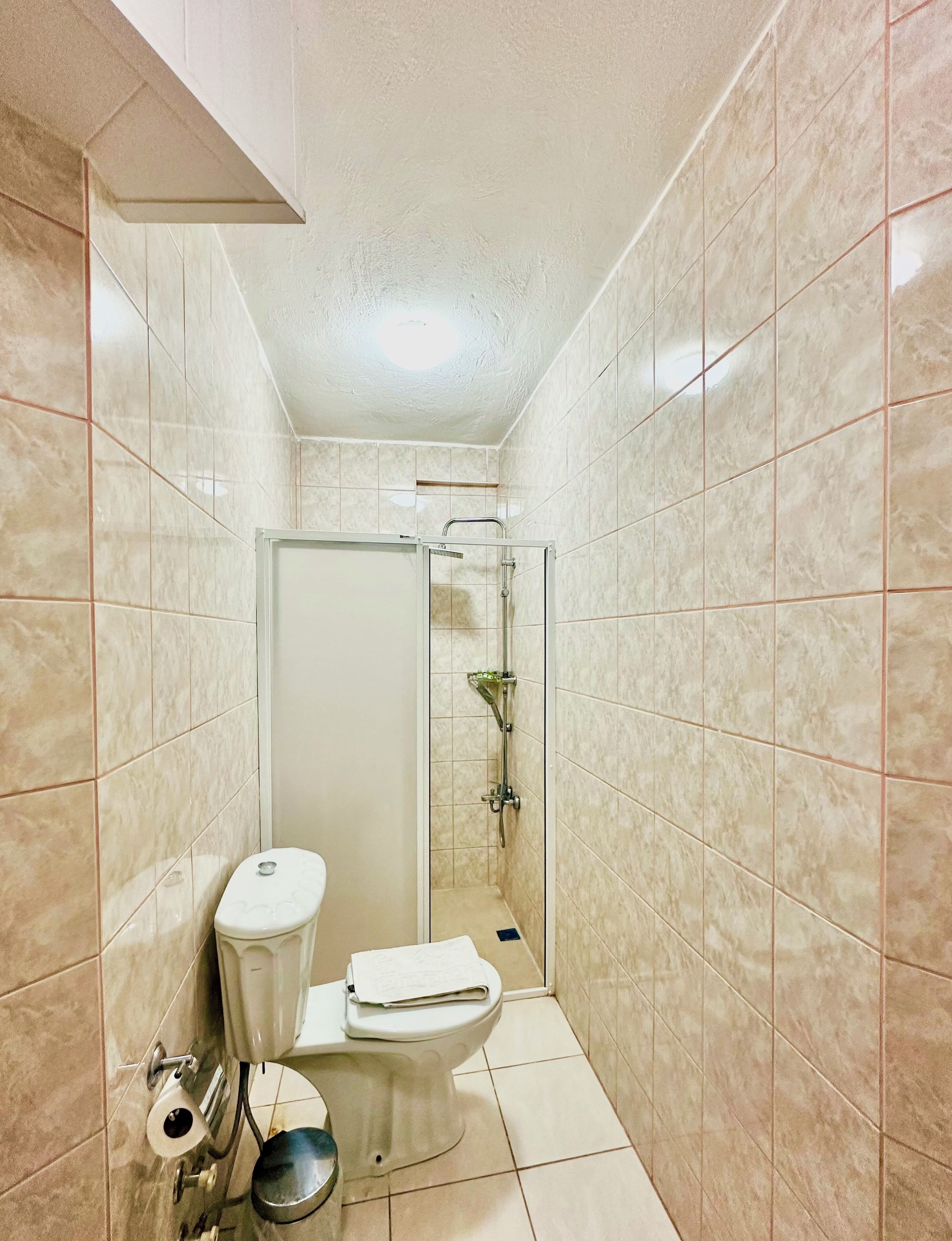 junior suite, 2 bedrooms | bathroom | shower, free toiletries, hair dryer, slippers