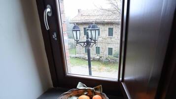 Premium bedding, desk, rollaway beds, free WiFi