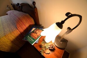 Single Room | Premium bedding, desk, rollaway beds, free WiFi