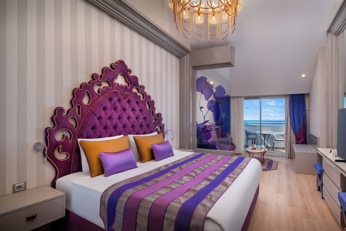 Room, Partial Sea View (Be Romantic) | Minibar, in-room safe, desk, soundproofing