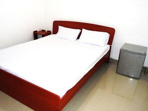 Minibar, blackout drapes, free WiFi