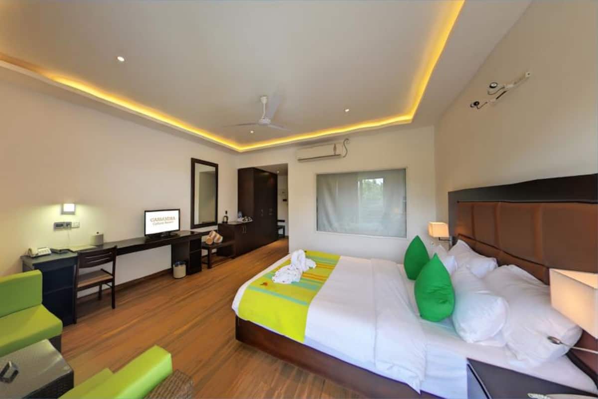 Peralatan tempat tidur premium, bar mini, peti besi dalam bilik