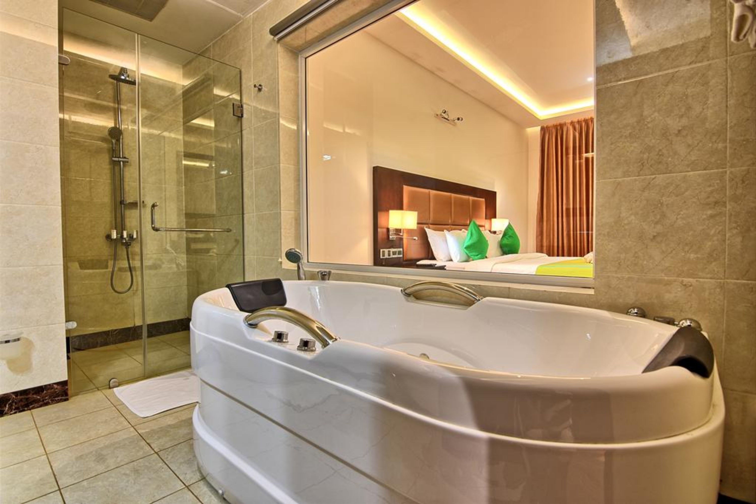 King Room with Spa Bath | Jetted tub