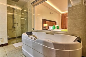 King Room with Spa Bath | Jetted tub - Cassandra Culture Resort (Avudangawa)