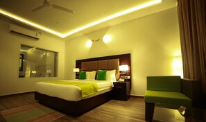 Premium bedding, minibar, in-room safe, individually decorated - Cassandra Culture Resort (Avudangawa)