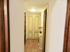 Studio Deluxe, vue ville | Literie de qualité supérieure, bureau, fer et planche à repasser