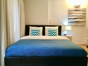 Studio Deluxe, vue ville | Literie de qualité supérieure, bureau, fer et planche à repasser