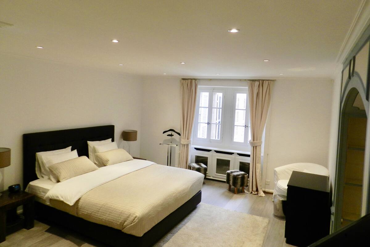 Appartement Deluxe, 1 chambre, vue sur la ville | Literie de qualité, bureau, fer et planche à repasser