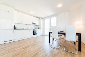 Apartment, 1 Bedroom, Balcony (TOP32) | Private kitchen | Fridge, microwave, oven, stovetop - Duschel Apartments Wien-Hauptbahnhof (Vienna)