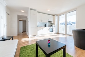 Apartment, 1 Bedroom, Balcony (TOP36) | Private kitchen | Fridge, microwave, oven, stovetop - Duschel Apartments Wien-Hauptbahnhof (Vienna)