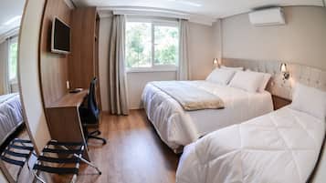 Flat. 05 | Luxe beddengoed, een minibar, een bureau, verduisterende gordijnen