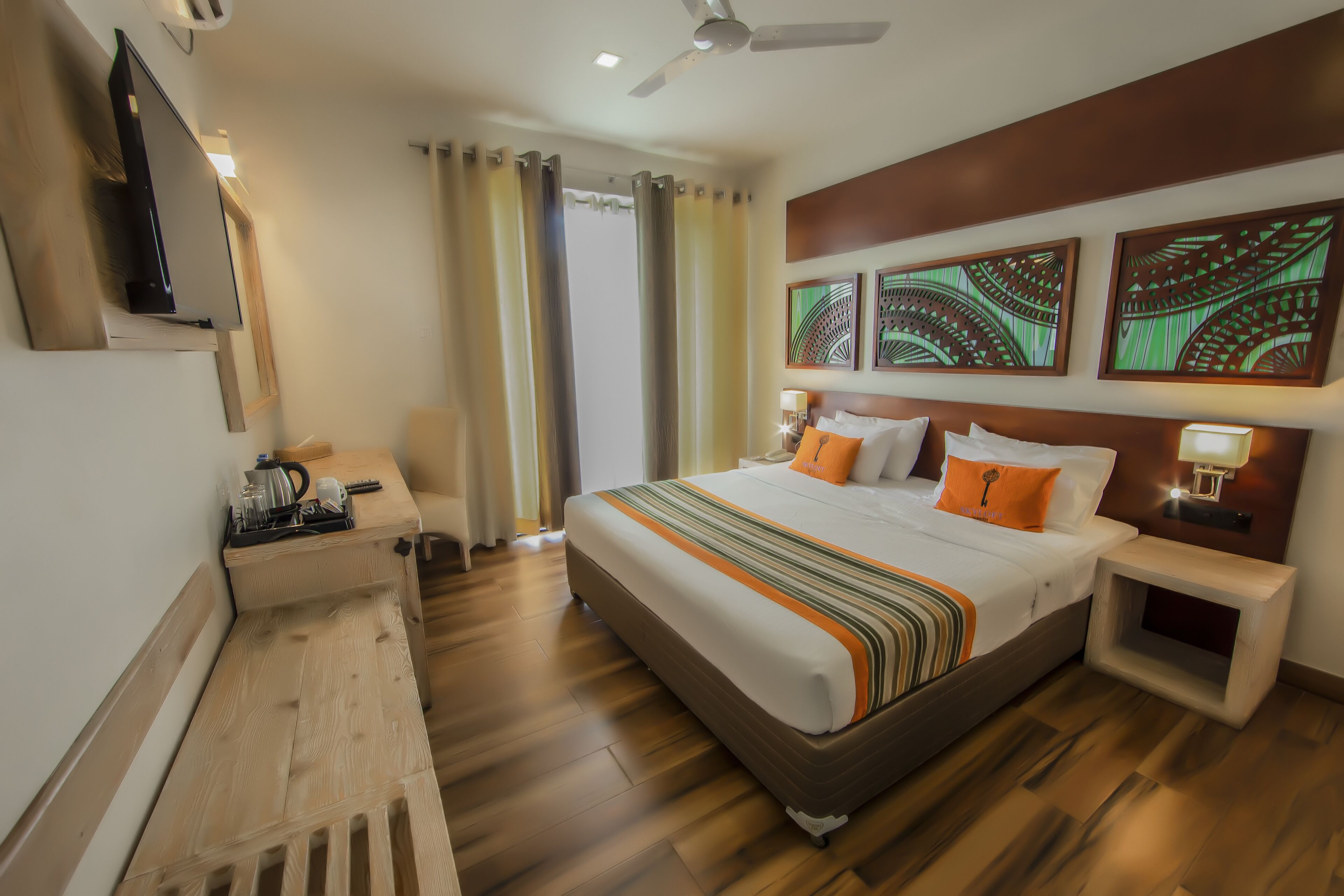 deluxe double or twin room, mountain view | 1 bedroom, premium bedding, minibar, in-room safe