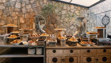 Daily continental breakfast (USD 6 per person)