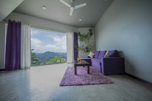 Junior Studio Suite | Premium bedding, minibar, in-room safe, desk - Kandy Skyloft (Kandy)