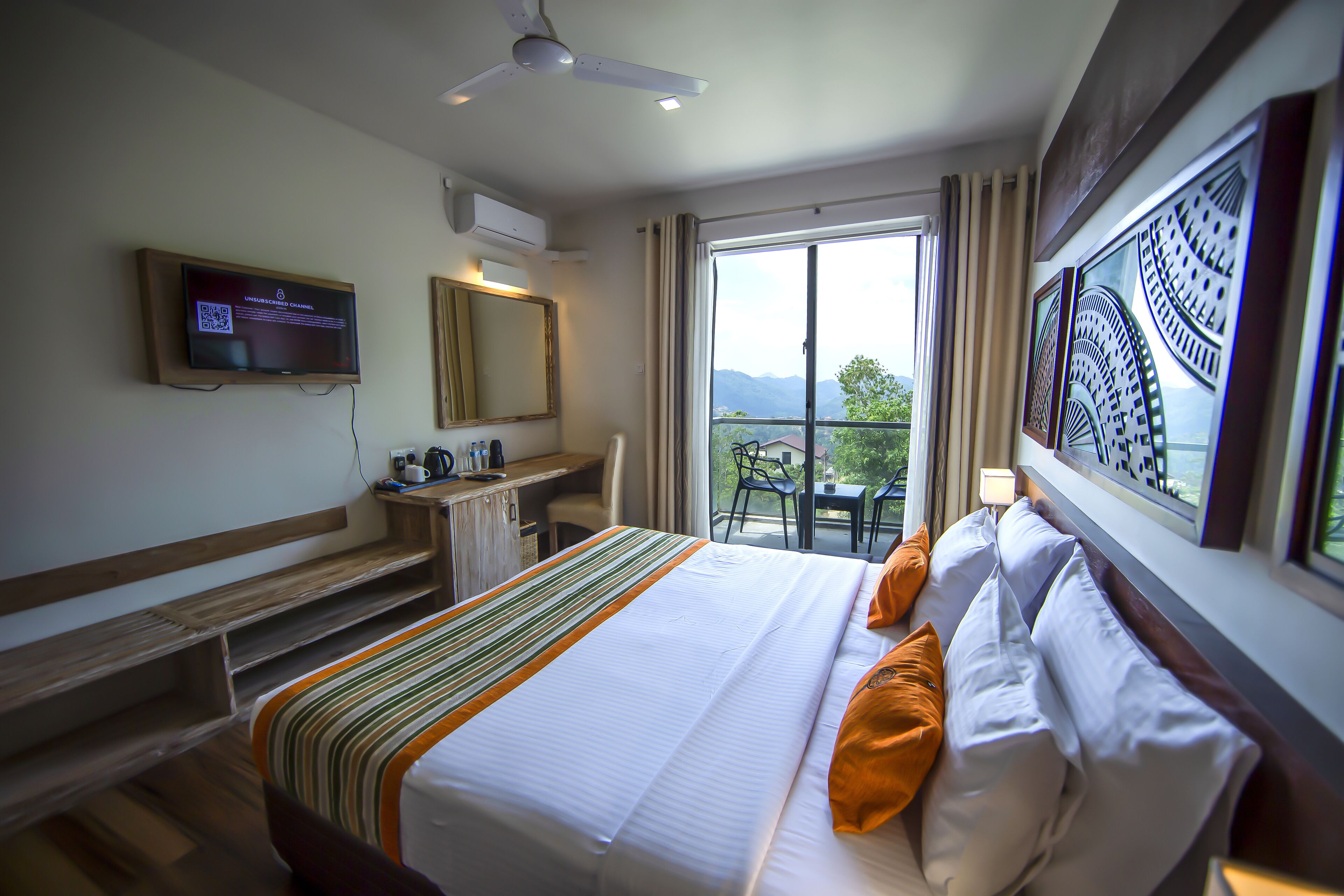 superior double or twin room | 1 bedroom, premium bedding, minibar, in-room safe