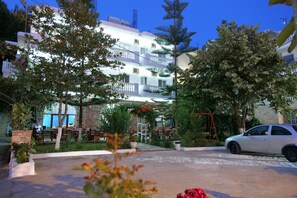 Front of property - Hotel Rixhi (Sarandë)