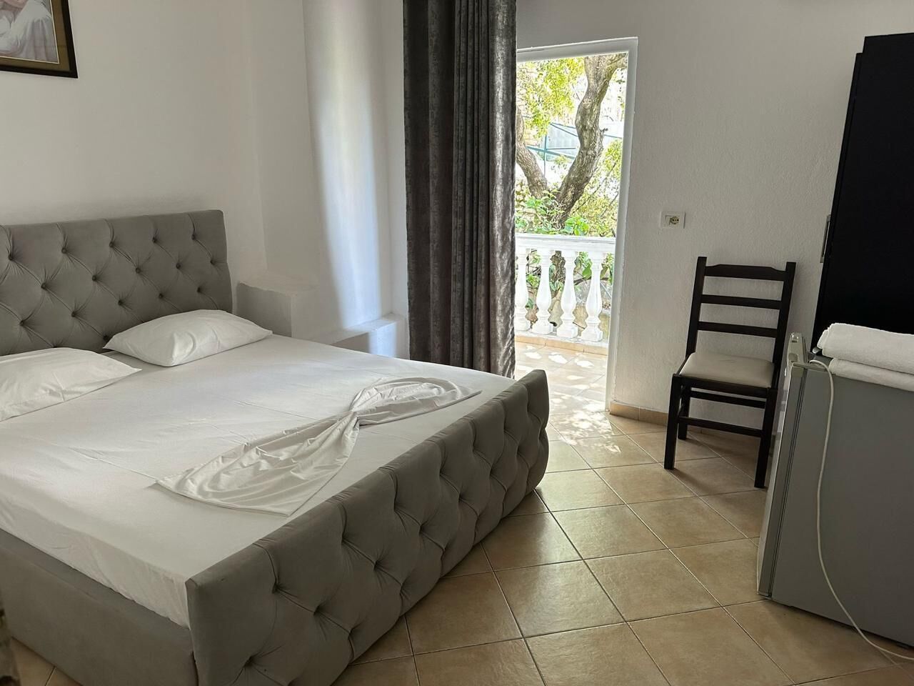 Habitación doble, balcón | Caja fuerte, wifi gratis, ropa de cama