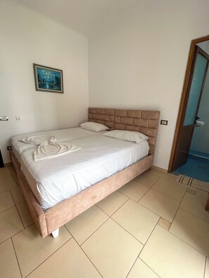 Caja de seguridad en la habitación, wifi gratis y ropa de cama 
