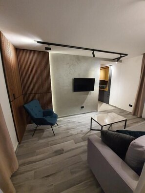 Superior Apartment, 1 Bedroom, Hot Tub (with Jacuzzi) | Living area